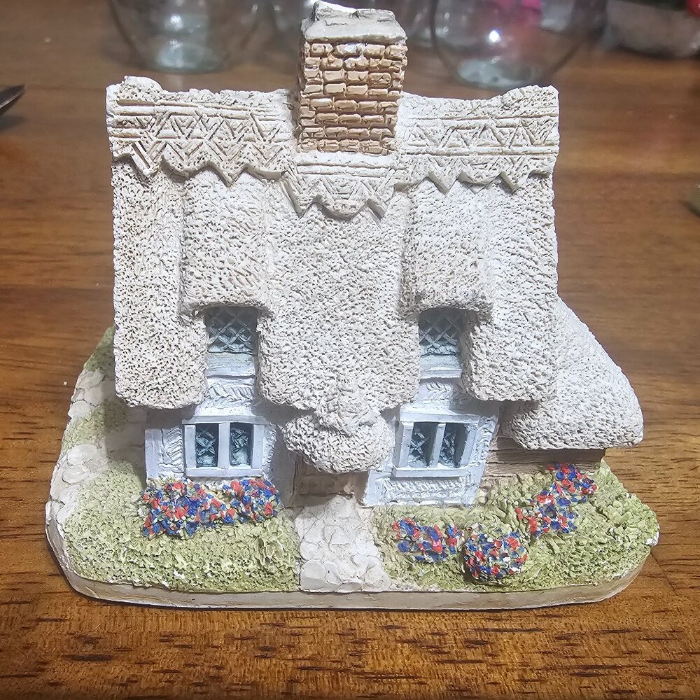 Lilliput Lane-Clare Cottage